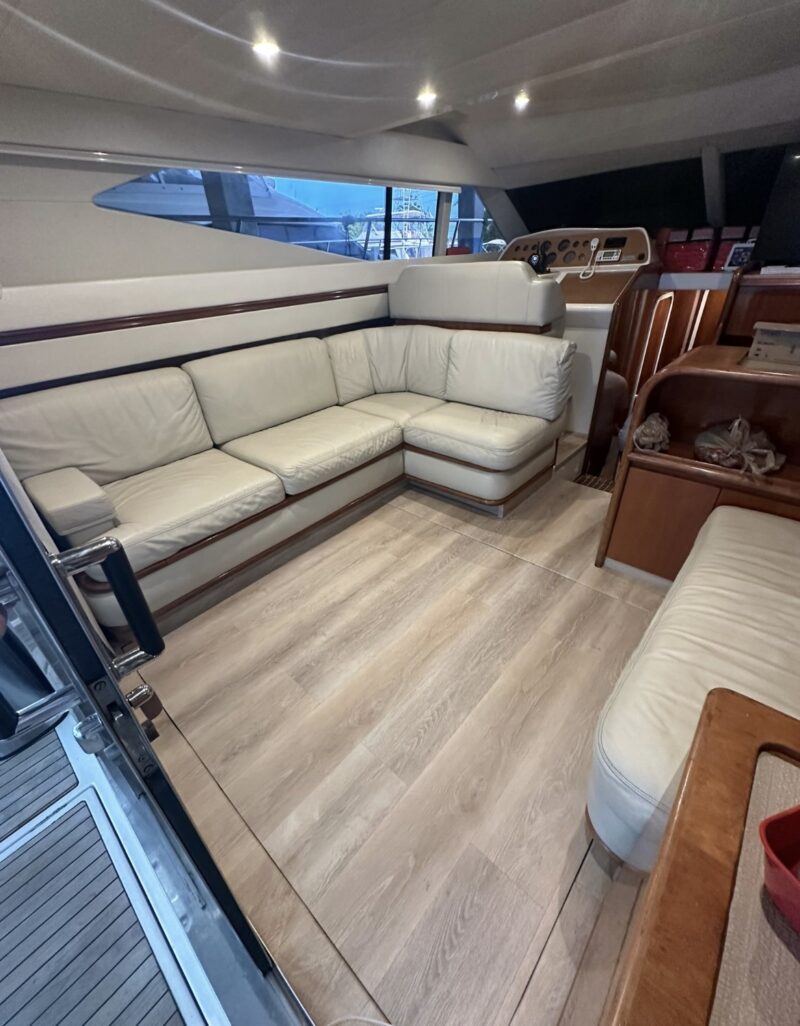 50ft Azimut available in Miami with 1 Jet Ski included for one hrs. - Image 8